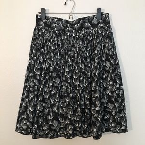 Sweet & flouncey NWOT gingko leaf skirt